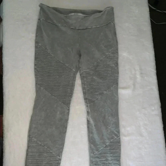 🌟NWOT Leggings - Picture 1 of 4